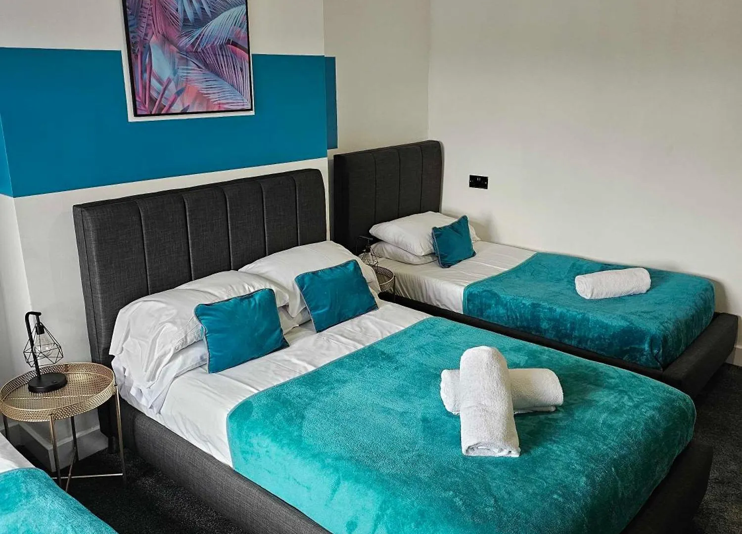 Tudors Esuites Central Two Bedroom Apartments Birmingham 0*,