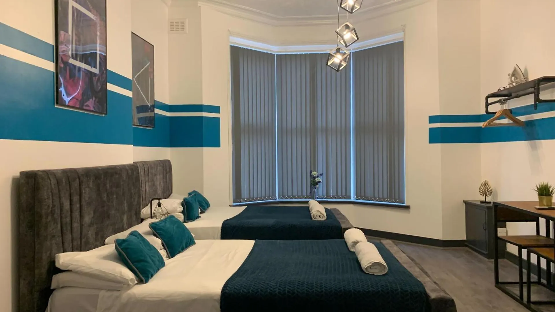 Tudors Esuites Central Two Bedroom Apartments Birmingham