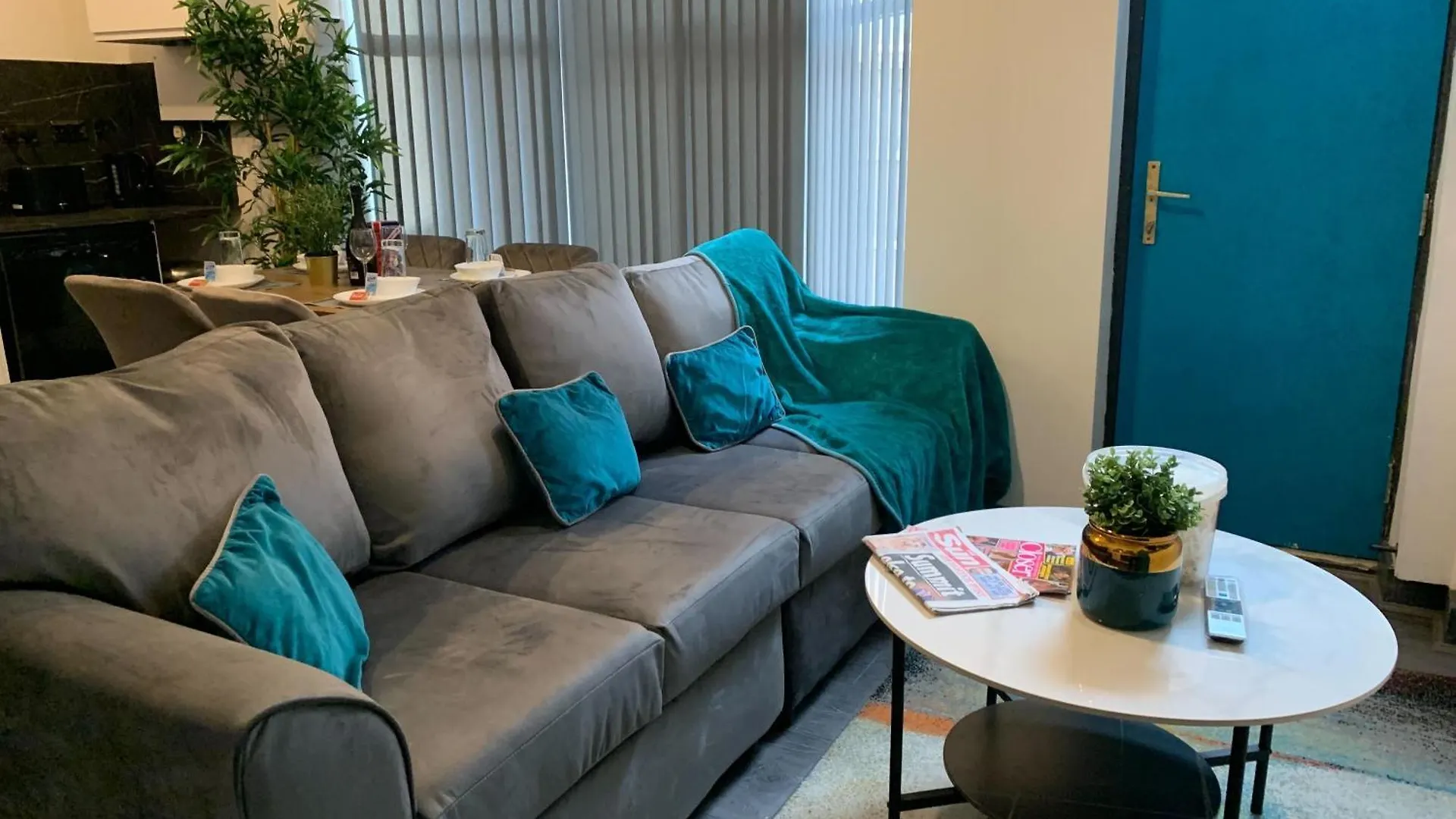Tudors Esuites Central Two Bedroom Apartments Birmingham United Kingdom