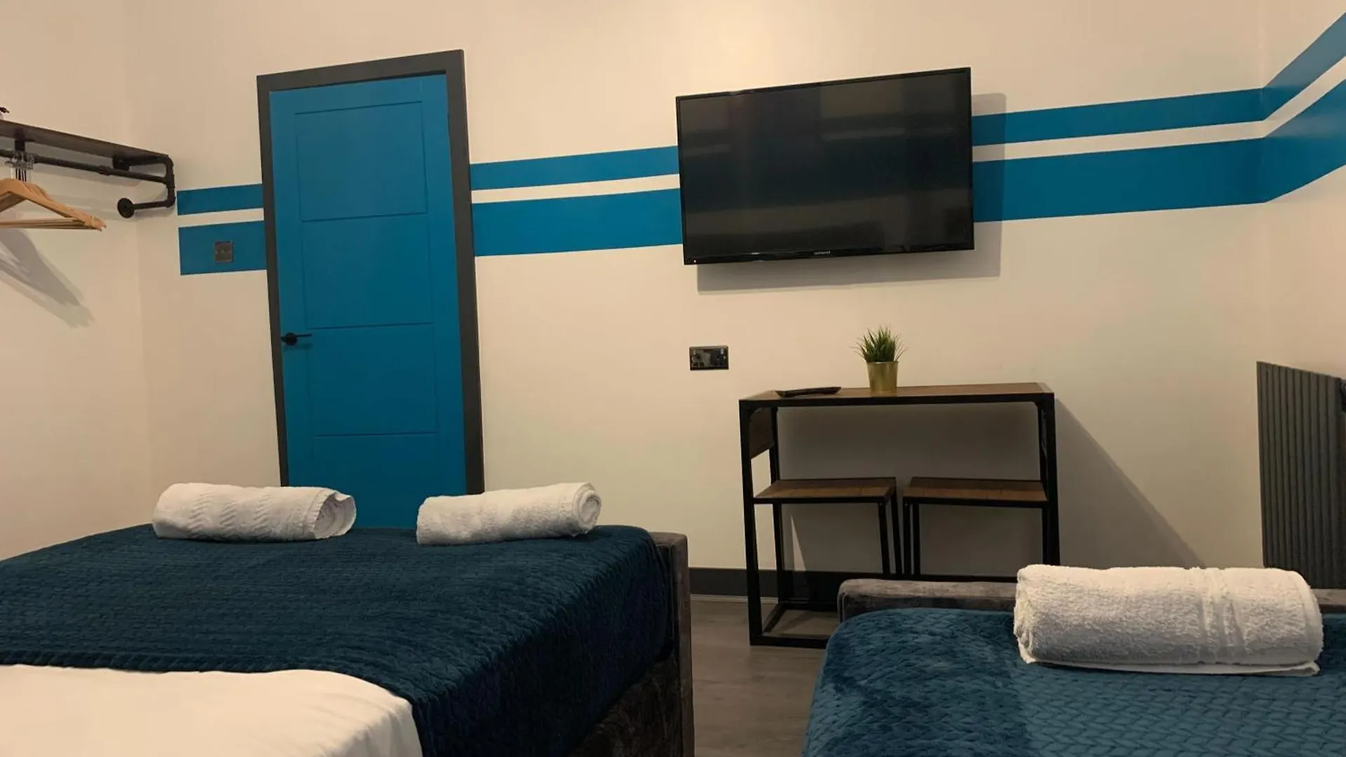 Tudors Esuites Central Two Bedroom Apartments Birmingham 0*,