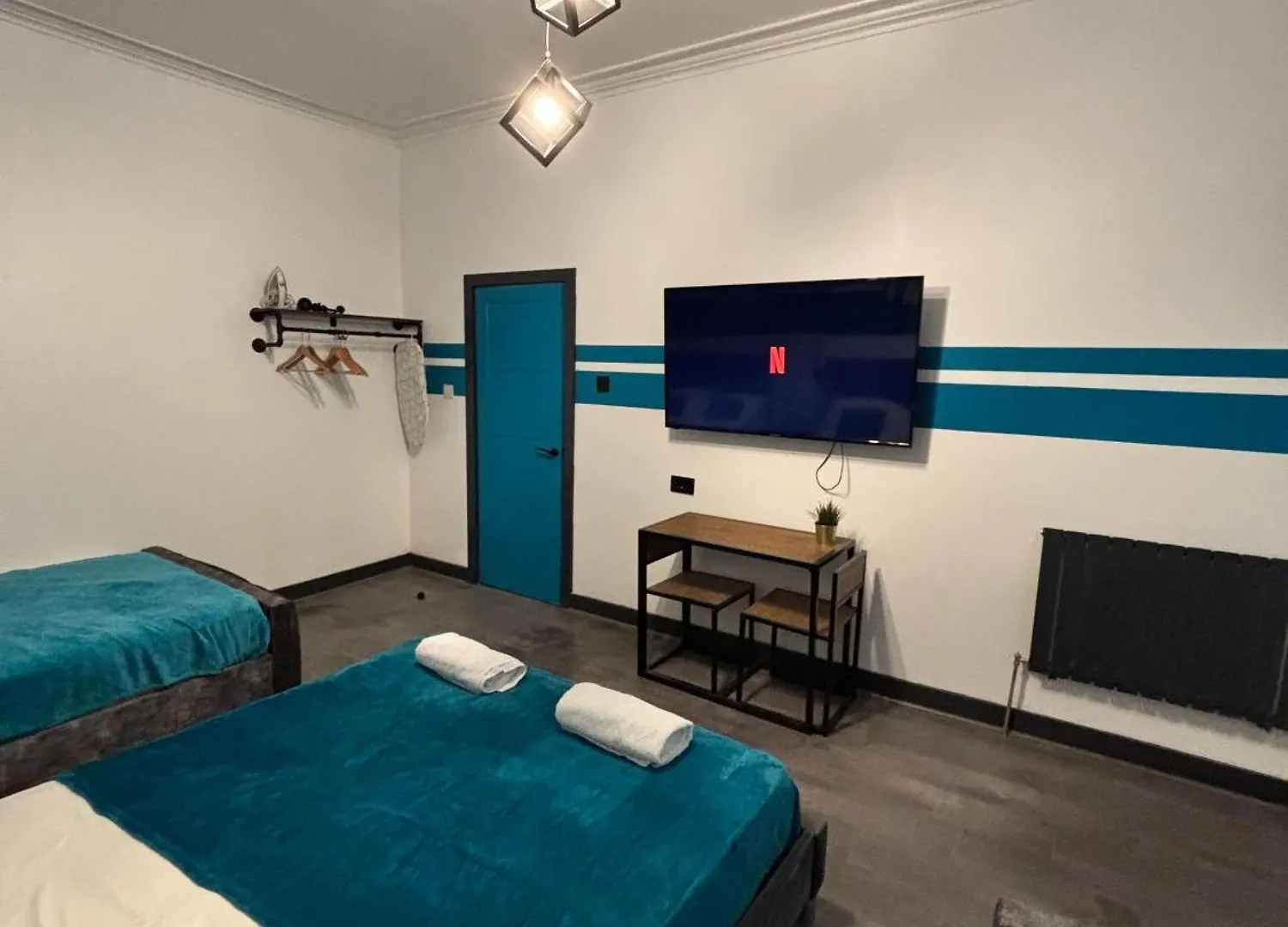 Tudors Esuites Central Two Bedroom Apartments Birmingham